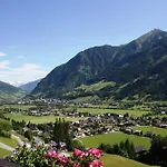 Am Bauernhof Mit Balkon Und Parkplatz, Aufenthaltsraum Mit Spielmoeglichkeiten, Erholung- Inmitten Der Natur, 6 Fahrminuten Zur Alpentherme Gastein Und Zur Schlossalmbahn באד הופגסטין