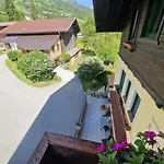 Am Bauernhof Mit Balkon Und Parkplatz, Aufenthaltsraum Mit Spielmoeglichkeiten, Erholung- Inmitten Der Natur, 6 Fahrminuten Zur Alpentherme Gastein Und Zur Schlossalmbahn Apartman
