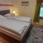 Am Bauernhof Mit Balkon Und Parkplatz, Aufenthaltsraum Mit Spielmöglichkeiten, Erholung- Inmitten Der Natur, 6 Fahrminuten Zur Alpentherme Gastein Und Zur Schlossalmbahn Apartment Bad Hofgastein