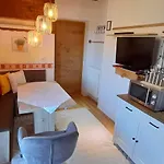 דירה Am Bauernhof Mit Balkon Und Parkplatz, Aufenthaltsraum Mit Spielmoeglichkeiten, Erholung- Inmitten Der Natur, 6 Fahrminuten Zur Alpentherme Gastein Und Zur Schlossalmbahn *