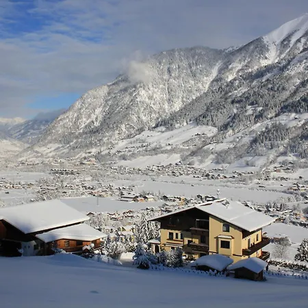 Ferienwohnung Mit Balkon Und Parkplatz, Erholung- Inmitten Der Natur, 6 Fahrminuten Zur Alpentherme Gastein Und Zur Schlossalmbahn *