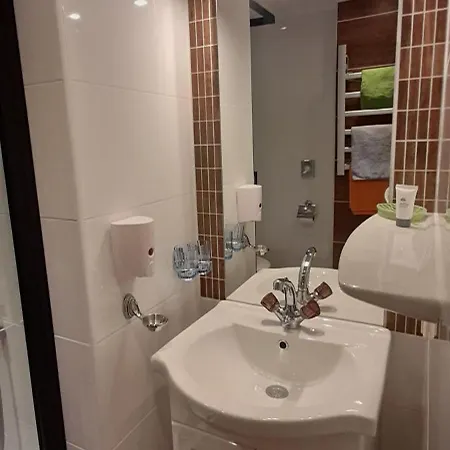 Ferienwohnung Mit Balkon Und Parkplatz, Erholung- Inmitten Der Natur, 6 Fahrminuten Zur Alpentherme Gastein Und Zur Schlossalmbahn Apartmán *