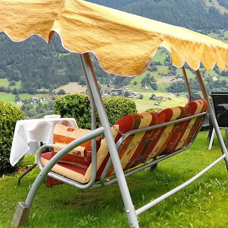 Appartement Urlaub Am Krausberghof, Mit Balkon Und Parkplatz, Aufenthaltsraum, Sauna Und Infrarotkabine, Inmitten Der Natur, Kostenfreie Kaffeekapseln, 6 Fahrminuten Zur Alpentherme Gastein Und Zur Schlossalmbahn, Spielplatz, Grosser Gartenbereich Bad Hofgastein