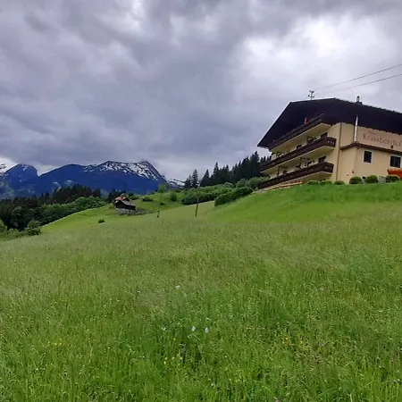 Apartmán Ferienwohnung Mit Balkon Und Parkplatz, Erholung- Inmitten Der Natur, 6 Fahrminuten Zur Alpentherme Gastein Und Zur Schlossalmbahn Bad Hofgastein