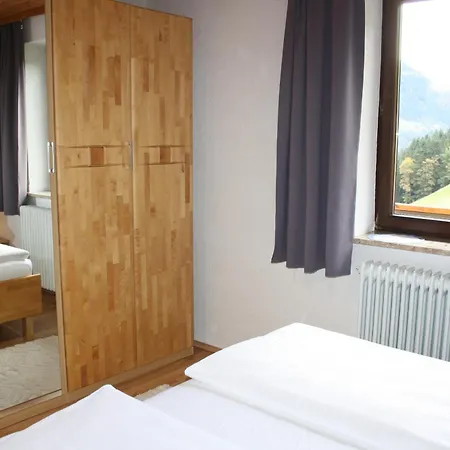 Apartmán Ferienwohnung Mit Balkon Und Parkplatz, Erholung- Inmitten Der Natur, 6 Fahrminuten Zur Alpentherme Gastein Und Zur Schlossalmbahn