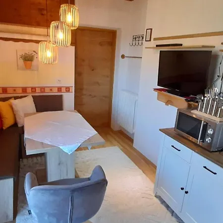 Apartment Urlaub Am Krausberghof, Apartment Mit Balkon Und Parkplatz, Inmitten Der Natur, Sauna Und Infrarotkabine, Kostenfreie Kaffeekapseln, 6 Fahrminuten Zur Alpentherme Gastein Und Zur Schlossalmbahn, Spielplatz *