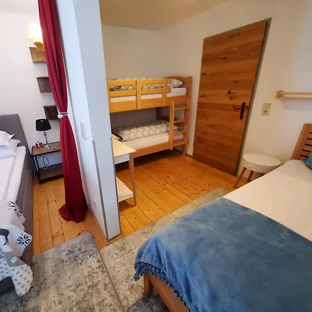 Ferienwohnung Am Krausberghof Mit Balkon Und Parkplatz, Aufenthaltsraum Mit Spielmoeglichkeiten, Erholung- Inmitten Der Natur, 6 Fahrminuten Zur Alpentherme Gastein Und Zur Schlossalmbahn