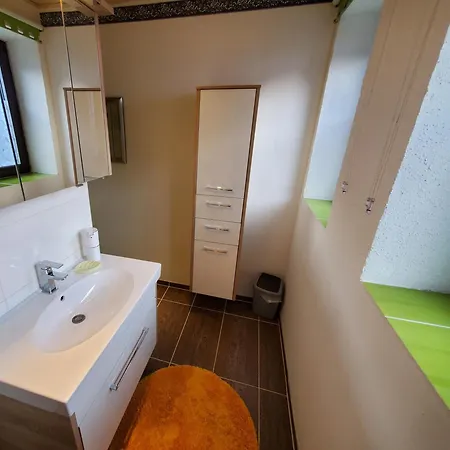 Aufenthaltsraum Mit Spielen, Ferienwohnung Mit Balkon Und Parkplatz, Erholung- Inmitten Der Natur, 6 Fahrminuten Zur Alpentherme Gastein Und Zur Schlossalmbahn * Bad Hofgastein