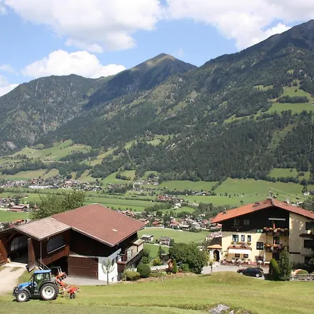 Ferienwohnung Mit Balkon Und Parkplatz, Erholung- Inmitten Der Natur, 6 Fahrminuten Zur Alpentherme Gastein Und Zur Schlossalmbahn * Bad Hofgastein