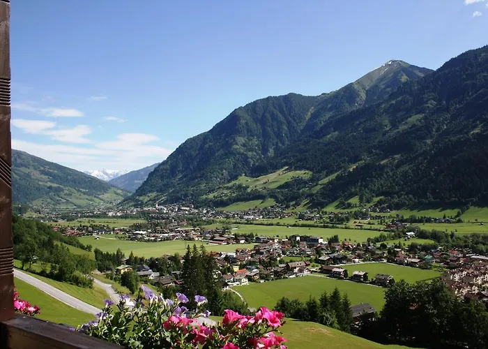 Am Bauernhof Mit Balkon Und Parkplatz, Aufenthaltsraum Mit Spielmoeglichkeiten, Erholung- Inmitten Der Natur, 6 Fahrminuten Zur Alpentherme Gastein Und Zur Schlossalmbahn バート・ホーフガシュタイン