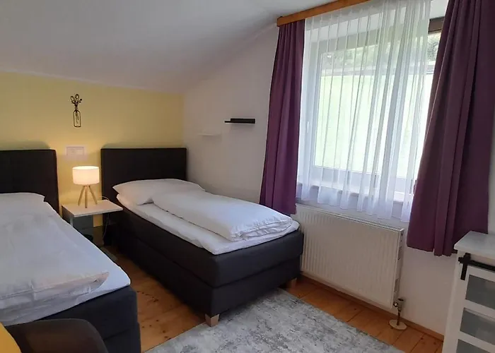 Am Bauernhof Mit Balkon Und Parkplatz, Aufenthaltsraum Mit Spielmoeglichkeiten, Erholung- Inmitten Der Natur, 6 Fahrminuten Zur Alpentherme Gastein Und Zur Schlossalmbahn * バート・ホーフガシュタイン