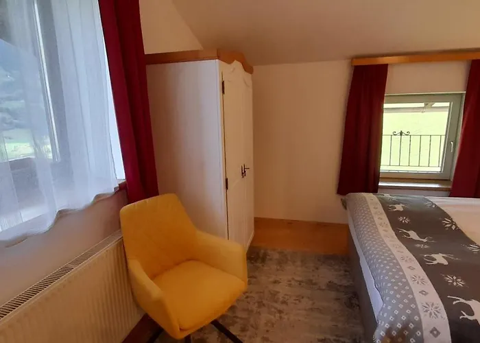 Am Bauernhof Mit Balkon Und Parkplatz, Aufenthaltsraum Mit Spielmoeglichkeiten, Erholung- Inmitten Der Natur, 6 Fahrminuten Zur Alpentherme Gastein Und Zur Schlossalmbahn *